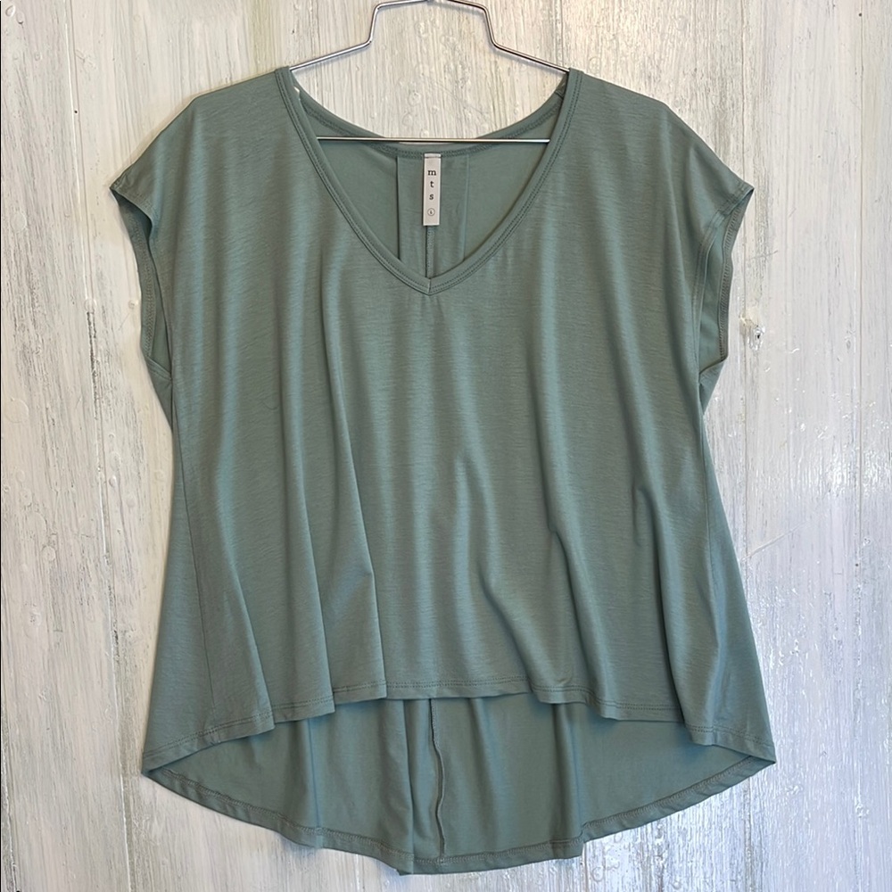 💚5/$25💚 MTS Flowy Green V-Neck Top Sz L